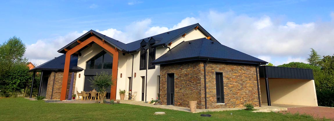 Construction d'une maison par un maçon à Tarbes